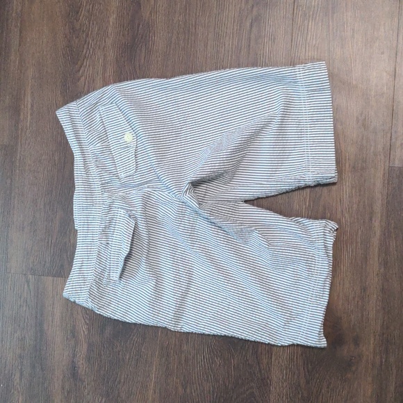 Tommy Hilfiger Womans Size 2 Striped knee Shorts(Missing button) - Picture 5 of 7